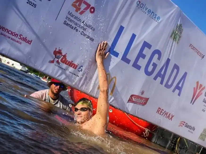 El italiano Alessio Occhipinti llegó cómodo al sprint final y se alzó con el primer lugar en la categoría caballeros y general.