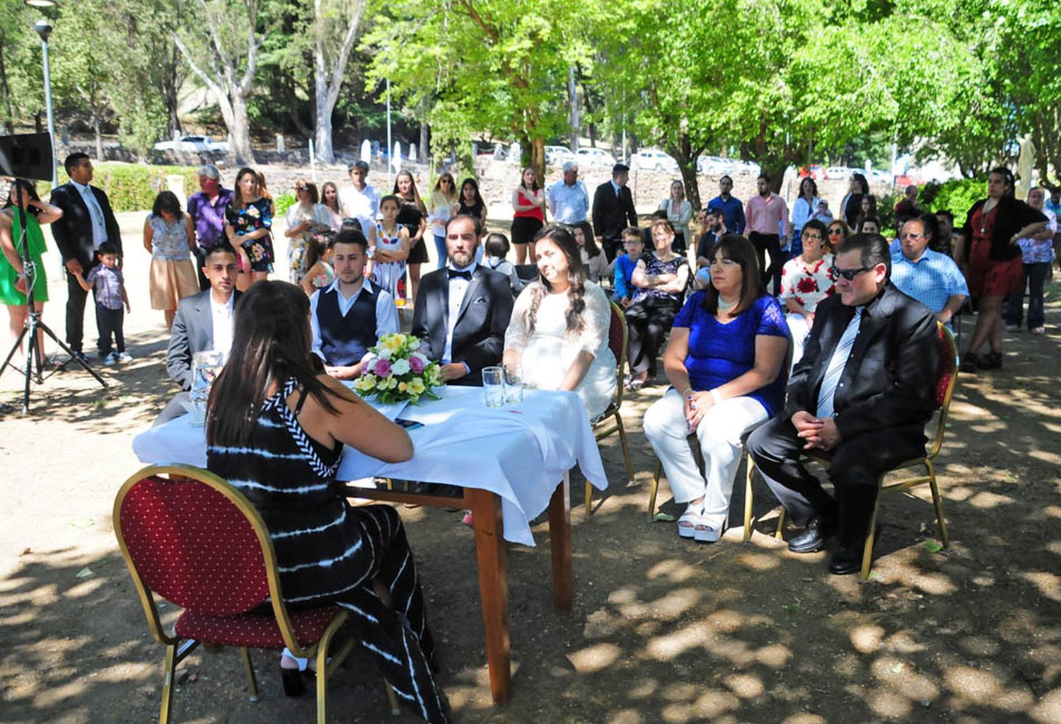 Siete casamientos emblemáticos se desarrollaron en el Jardín de la Paz