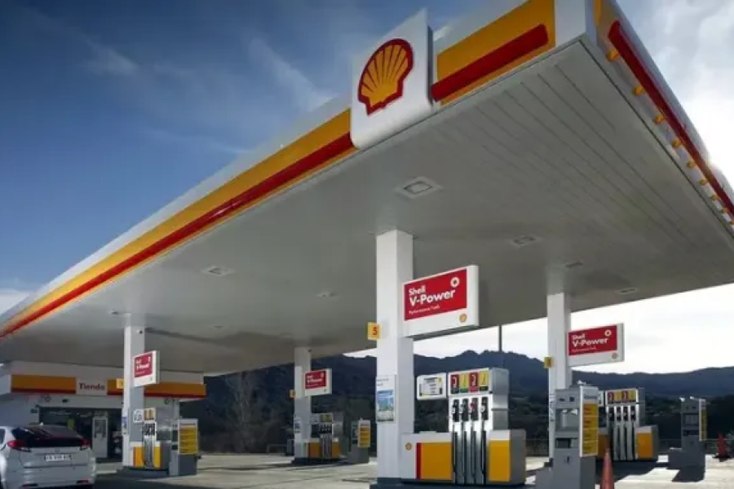 Las empresas Shell y Puma subieron sus combustibles