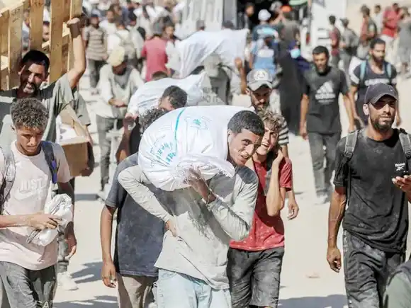 En Gaza, la desesperación por obtener alimentos ahonda la tragedia: 20 muertos en un asalto a camiones