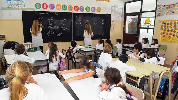 En 2017 titularizaron más de 23 mil docentes y sumaron 9 escuelas Nina 