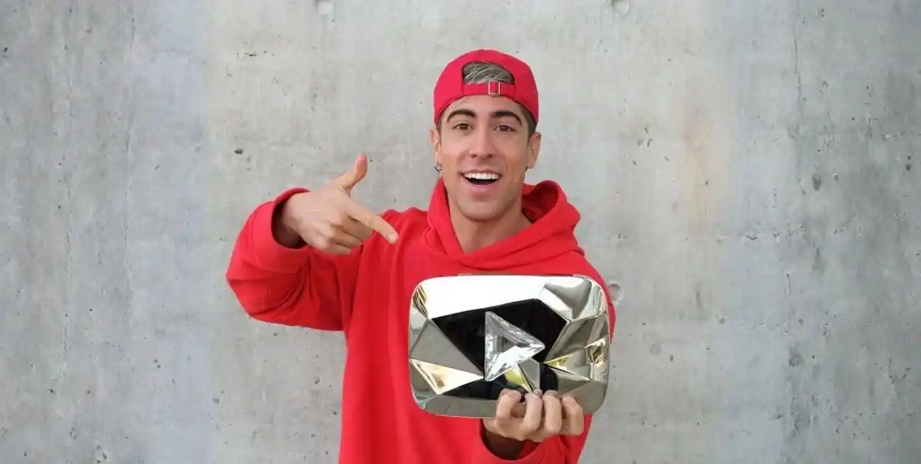 Alejo Igoa comenzó su camino en YouTube hace más de una década, con videos de humor, retos y contenido familiar.