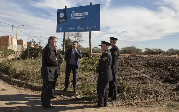 En Boulevard De María y Rioja construyen la Comisaría Novena
