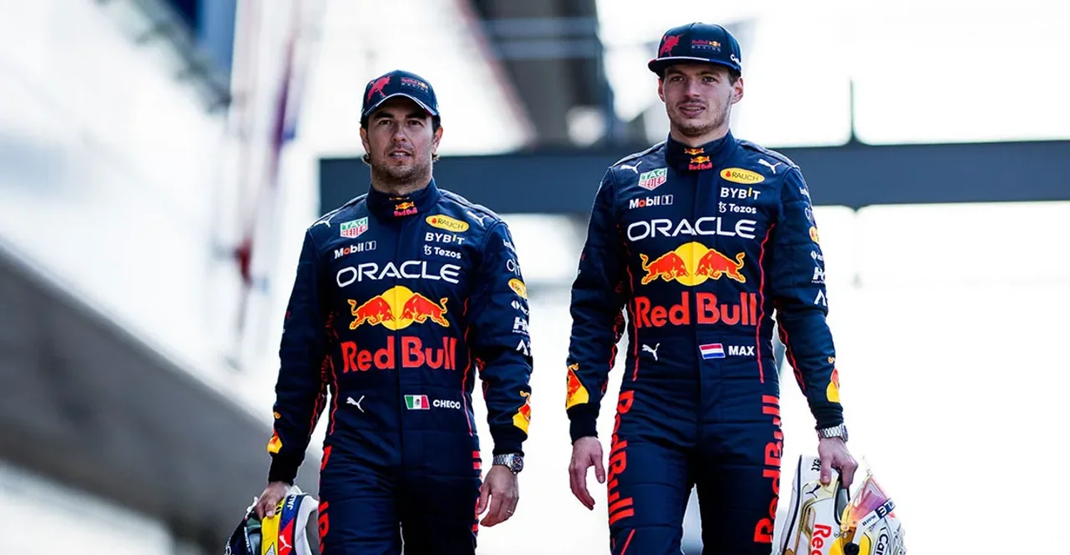 "Checo" Pérez y Max Verstappen continuarían haciendo dupla en Red Bull.