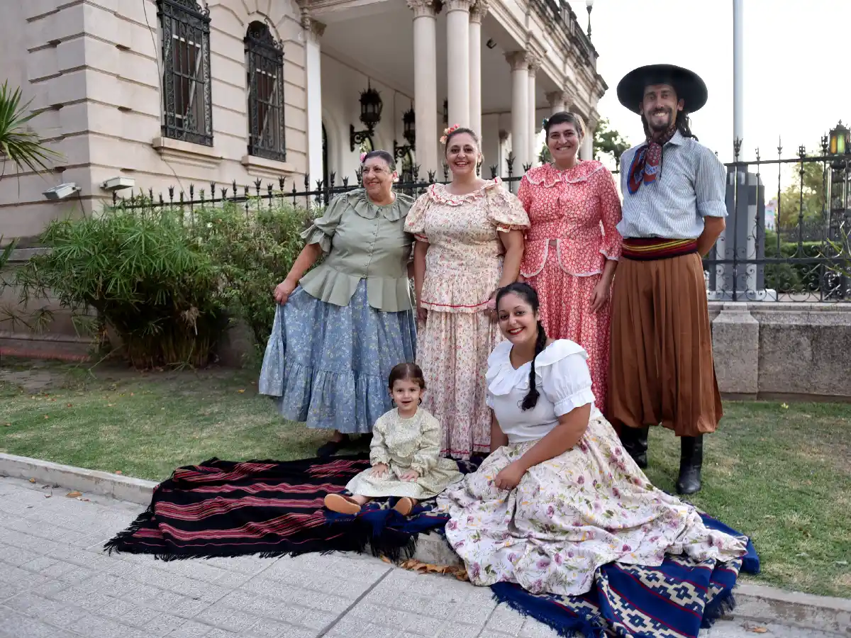 Danzas folclóricas: una tradición que se comparte  en familia y que hoy está de fiesta 