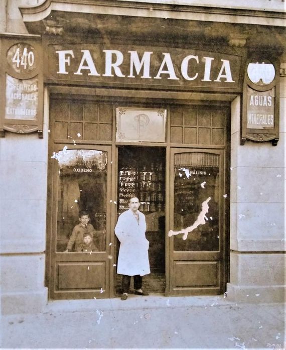 Cómo fueron las primeras farmacias del siglo XX