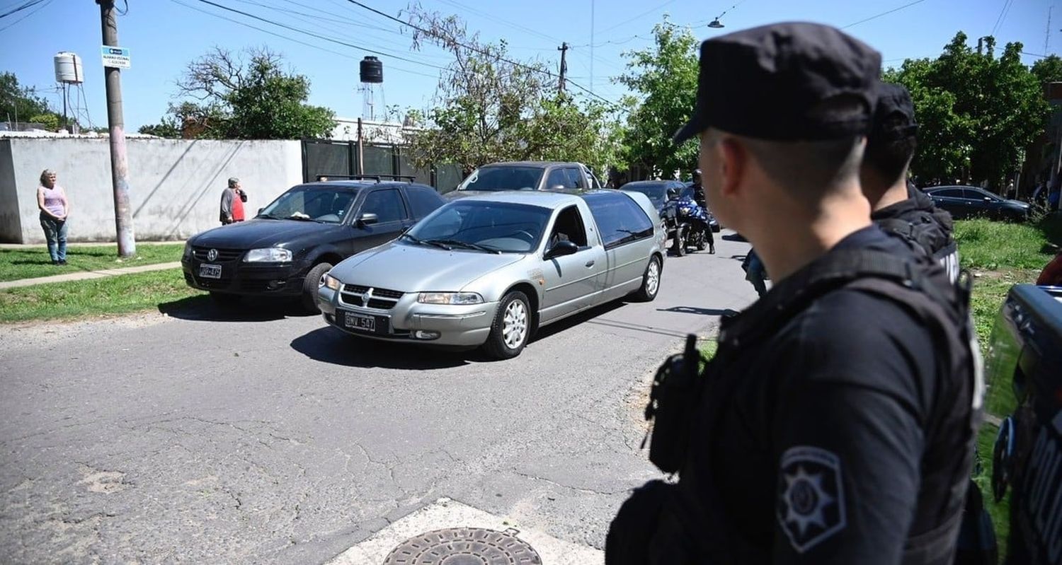 El policía Leoncio Bermúdez fue asesinado en la noche del martes pasado, cuando varias personas ingresaron al hospital Provincial. Crédito: Marcelo Manera