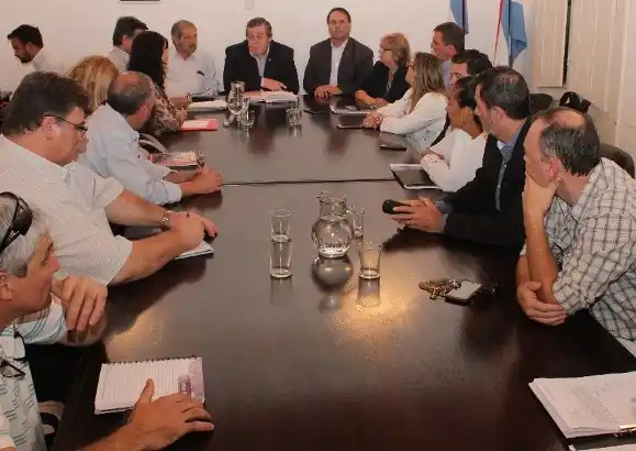 Gremios y Gobierno continuarán las negociaciones el viernes