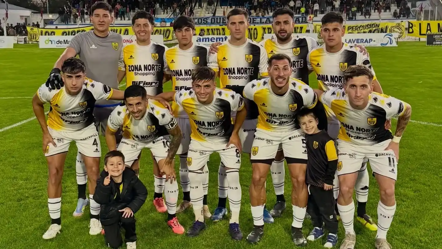 FOTO CLUB SANTAMARINA La formación de Santamarina.