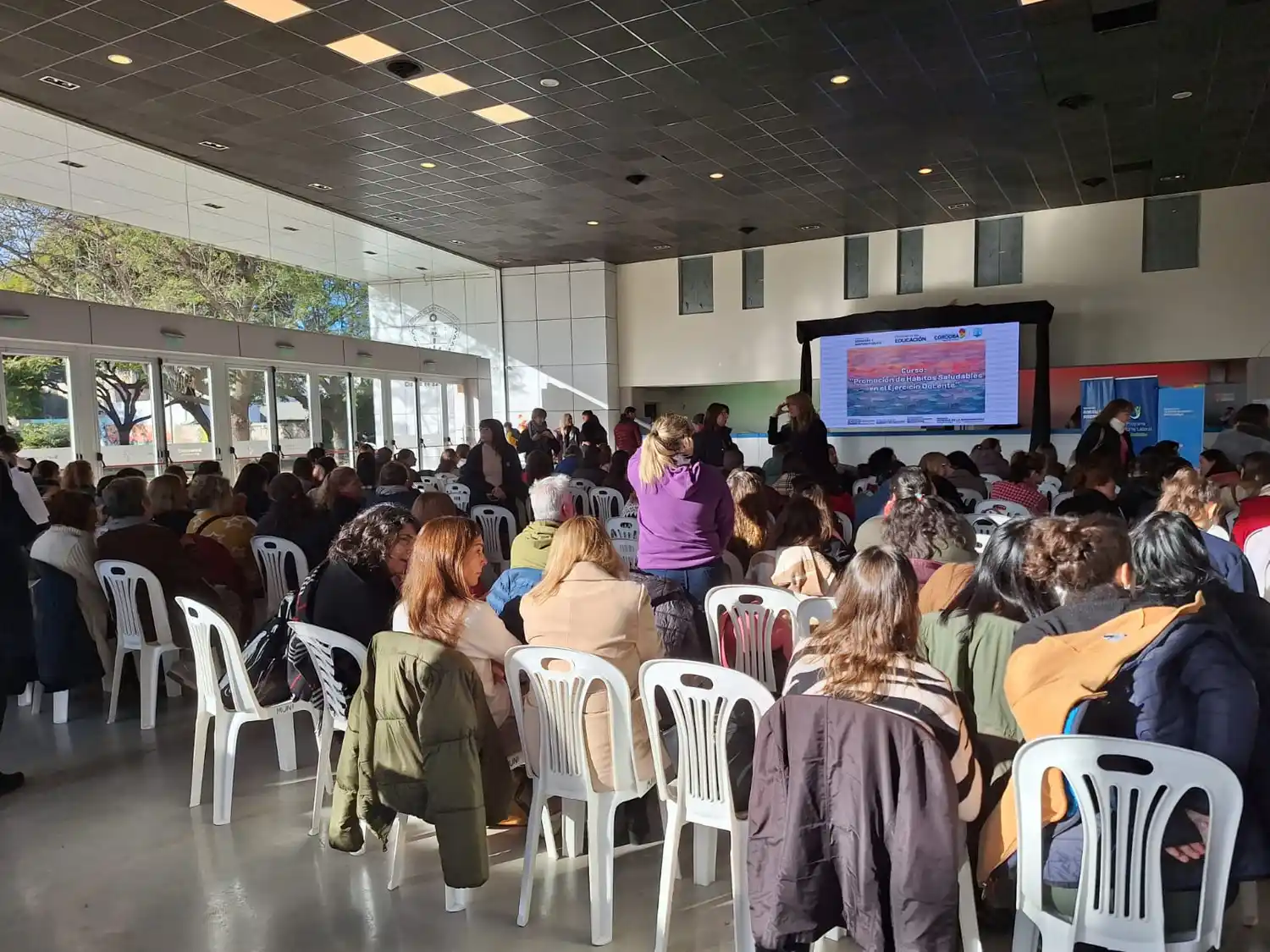 Docentes participaron de una jornada sobre hábitos saludables en el Superdomo.