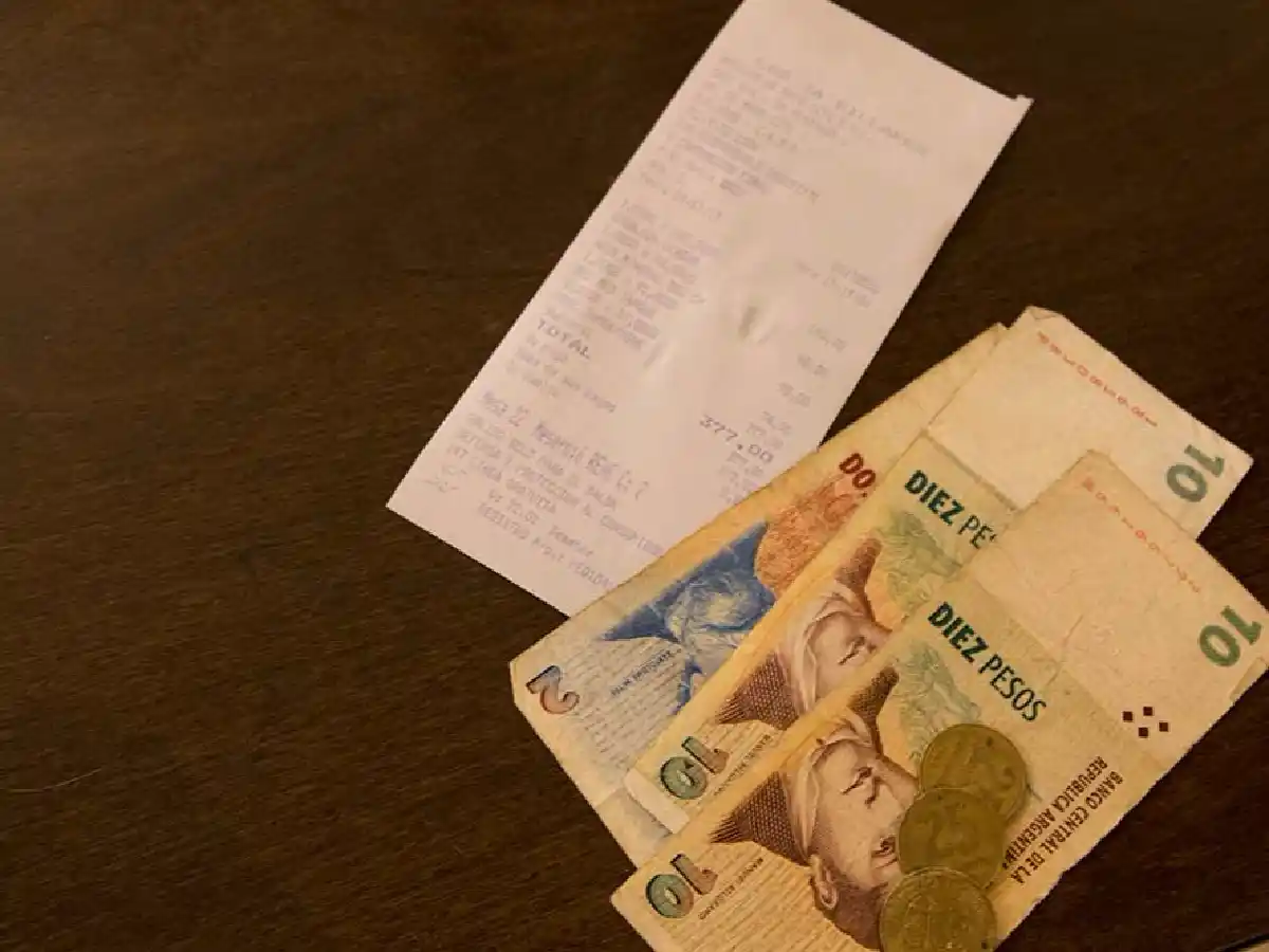 El kirchnerismo presentó un proyecto para que las propinas sean obligatorias