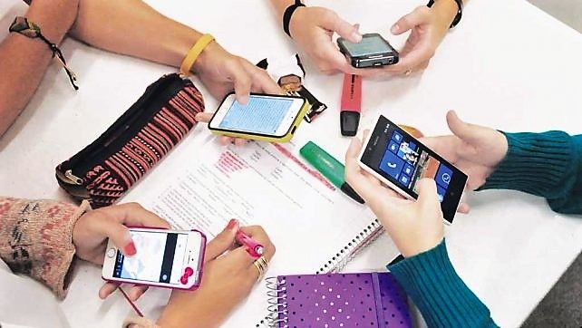 Sergio Obregón y Martín Córdoba crearon un sistema que buscar integrar la tecnología al aula.