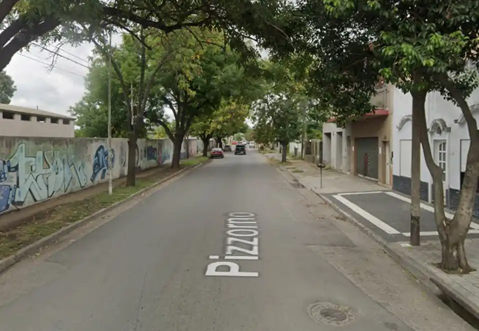 Pizzorno, entre Figueroa y Lisandro de la Torre