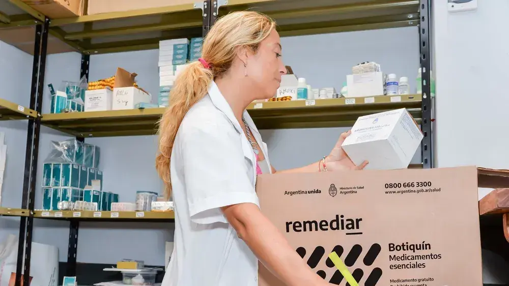 "El Estado no está ahorrando; está incurriendo en un abandono de persona masivo", denunciaron.