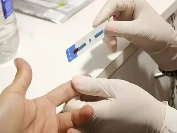 El Gobierno nacional dejó de comprar remedios para pacientes con VIH y hay 50 mil personas en riesgo