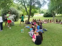 Granja Los Pibes continúa a pleno con su colonia de verano, y este año sumó chicos de familias del barrio