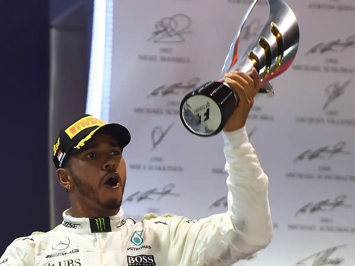 Hamilton, más líder que nunca