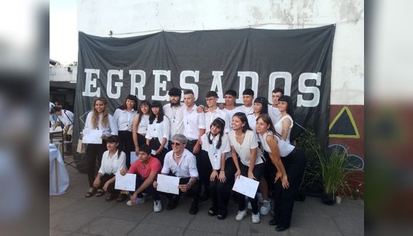 ¡Felicidades a los egresados de la escuela 14!