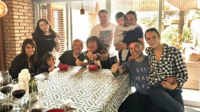 La Mona Jiménez reapareció tras su neumonía