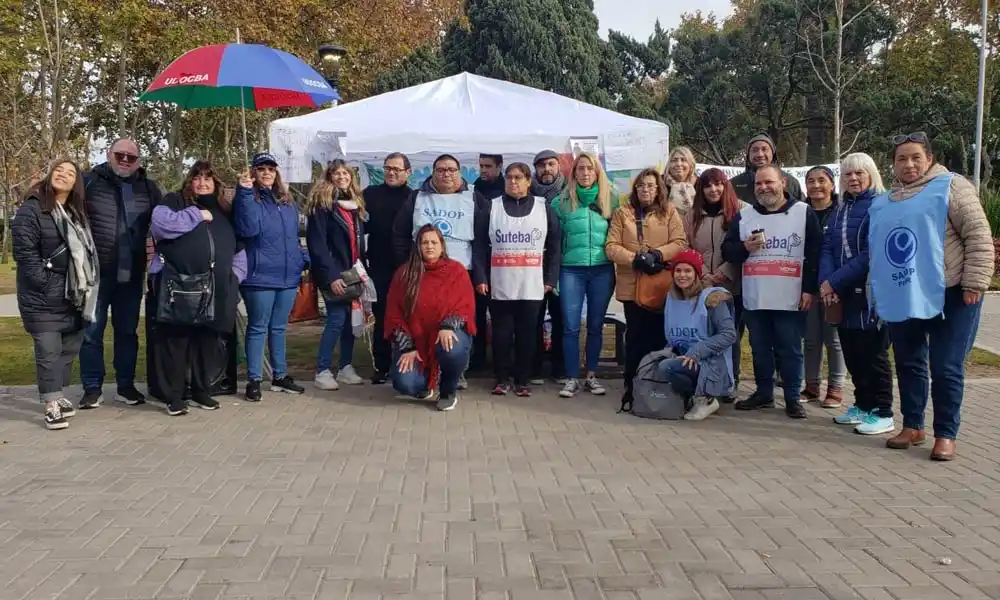 Integrantes del FUD se congregaron en la Plaza de Pilar. 