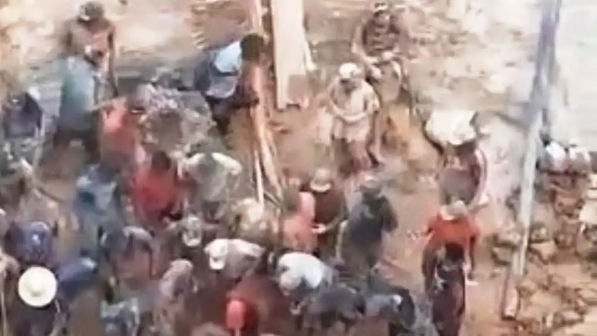 DRAMÁTICO: derrumbe en yacimiento ilegal BULLA LOCA en Bolívar deja numerosos mineros tapiados (VIDEOS)