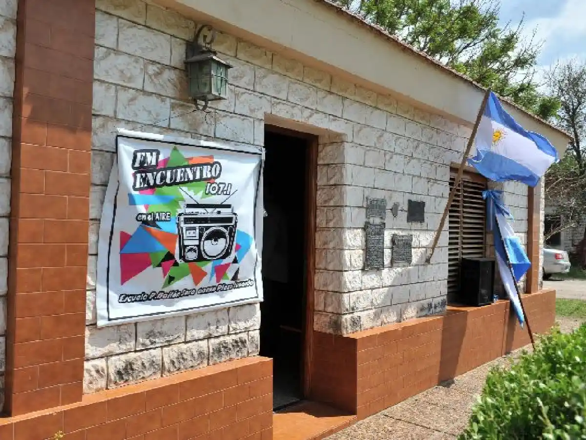 Día histórico: Luxardo tiene radio propia y la hacen los jóvenes