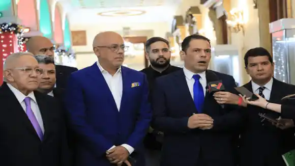 LA «OTRA OPOSICIÓN» justifica diálogo con Maduro y repudia el «fusilamiento político» en su contra