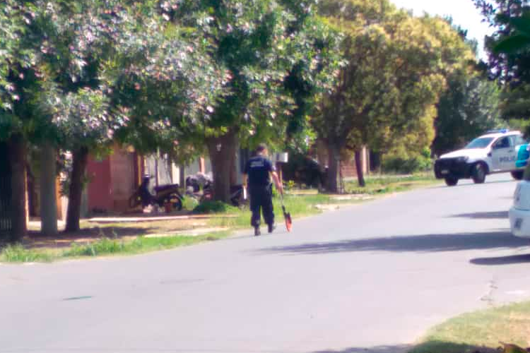 Pericias en Manuel Iglesias al 1900: un joven fue apuñalado en la madrugada