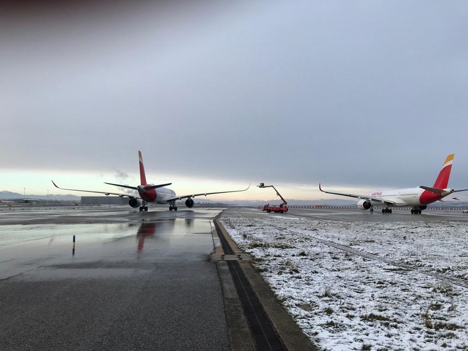 Iberia espera normalizar sus operaciones en Madrid el lunes