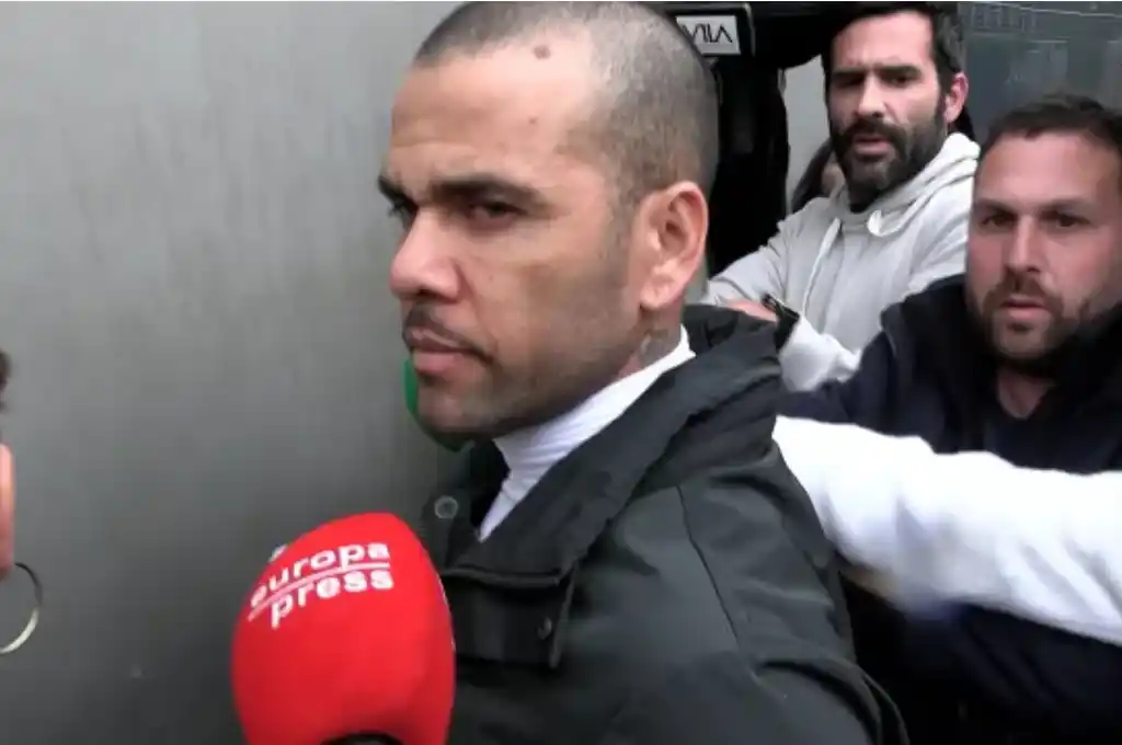 La corte comunicó el ingreso de la fianza en la cuenta correspondiente, lo que posibilita la salida de Alves de la prisión donde ha estado recluido desde enero de 2023.