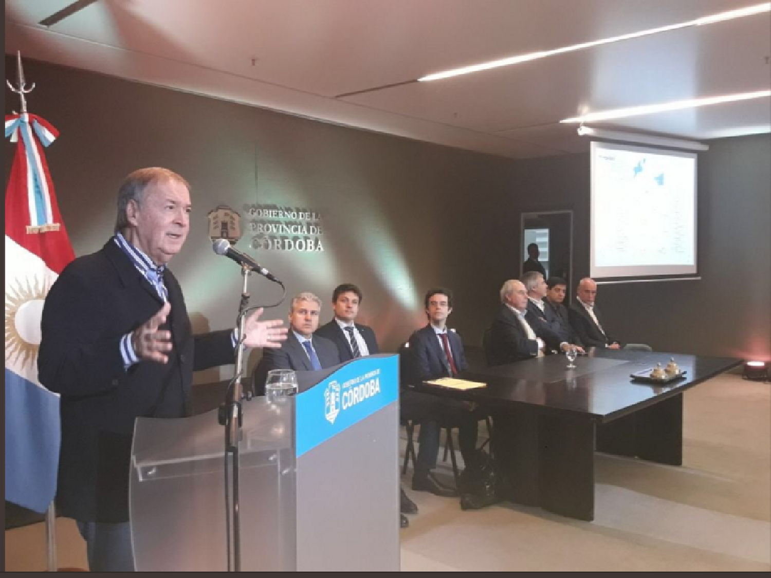 El gobernador Schiaretti firmó el contrato para la construcción de las escuelas Proa