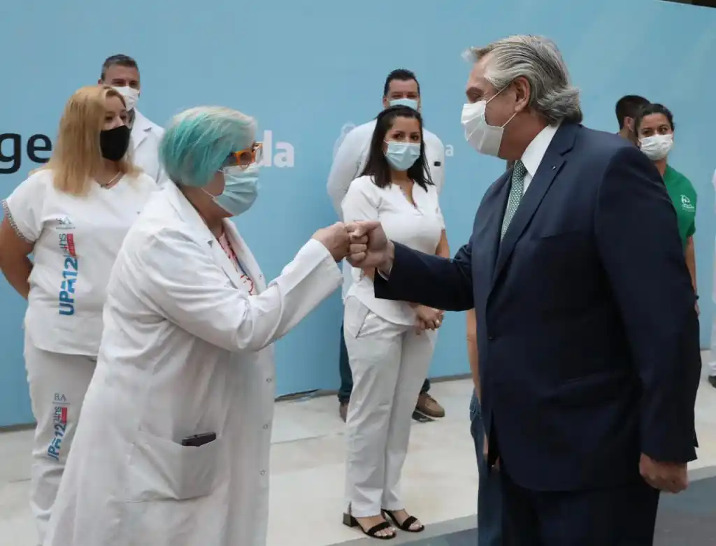 El Presidente anunció un bono de 6.500 pesos extra para los trabajadores de la salud 