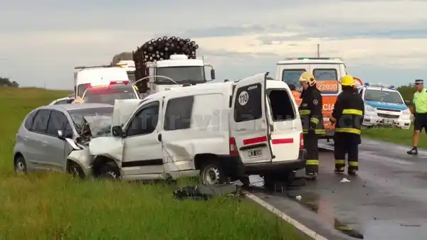 Cuatro muertos en un choque frontal en Raíces