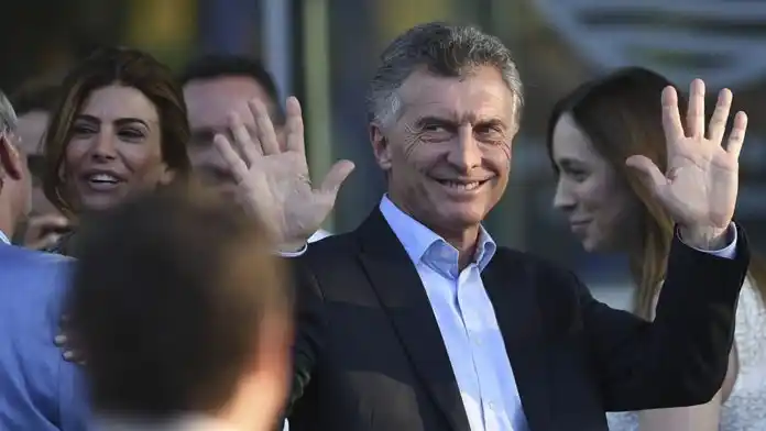 Macri regresó al país en medio de tensiones políticas con el Gobierno