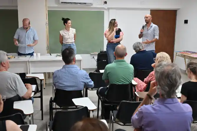 El Centro Universitario de Chascomús fue sede de un debate sobre "Desarrollo y Dependencia en América Latina"