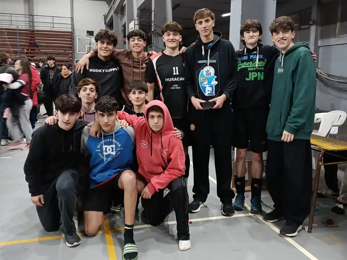 Campeones. La Sub-18 se coronó en la Liga Necochense