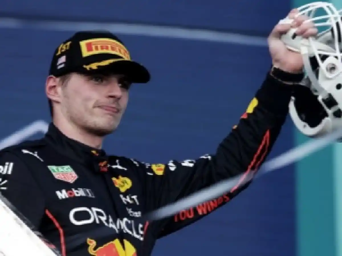 Verstappen ganó en Japón y logró su segundo título de F1 tras una penalización a Leclerc