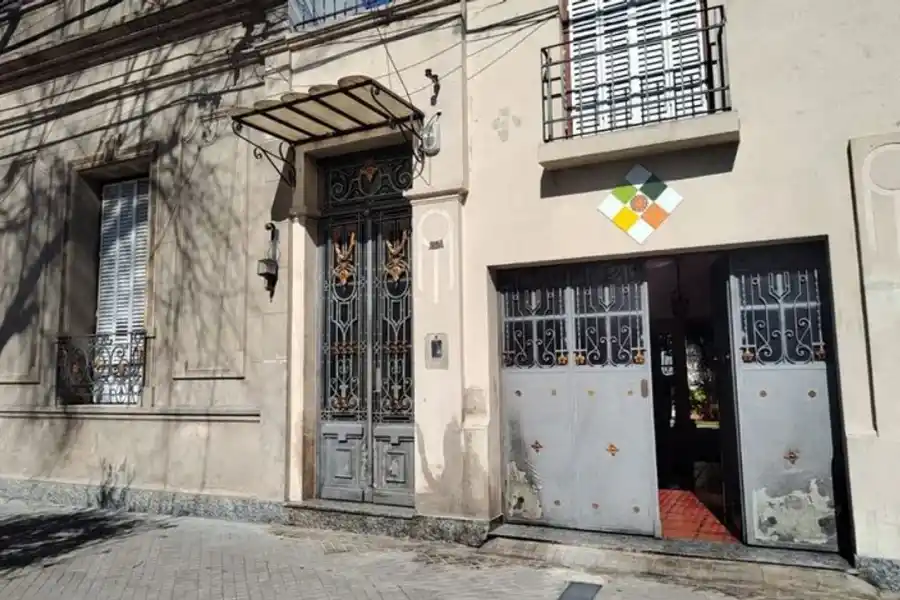 Siguen las amenazas contra Pullaro: arrojaron una molotov en una casa donde viven jubilados