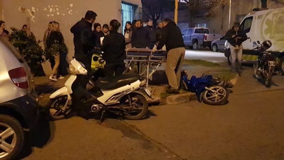 Chocaron dos motos en Las Heras y Sarmiento