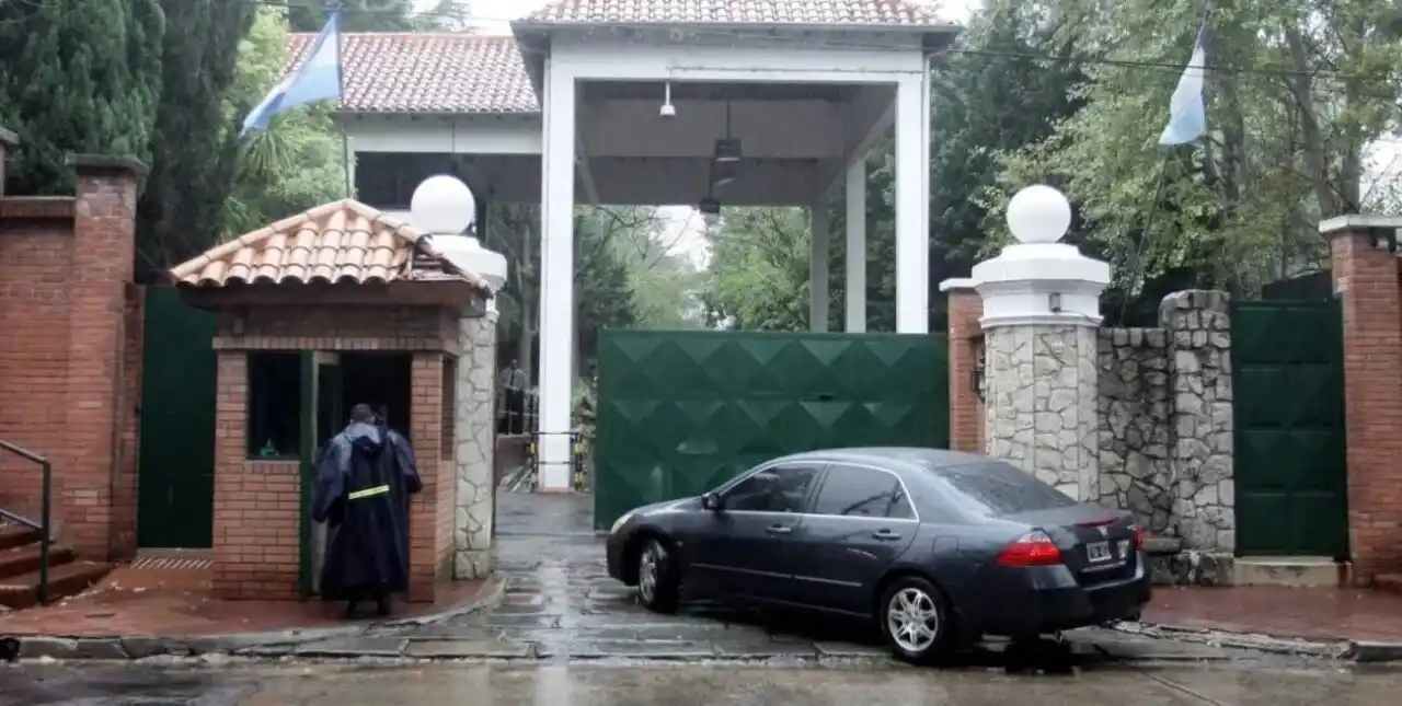 Información oficial: la custodia presidencial se mueve en vehículos de alquiler por $ 20 millones semestrales