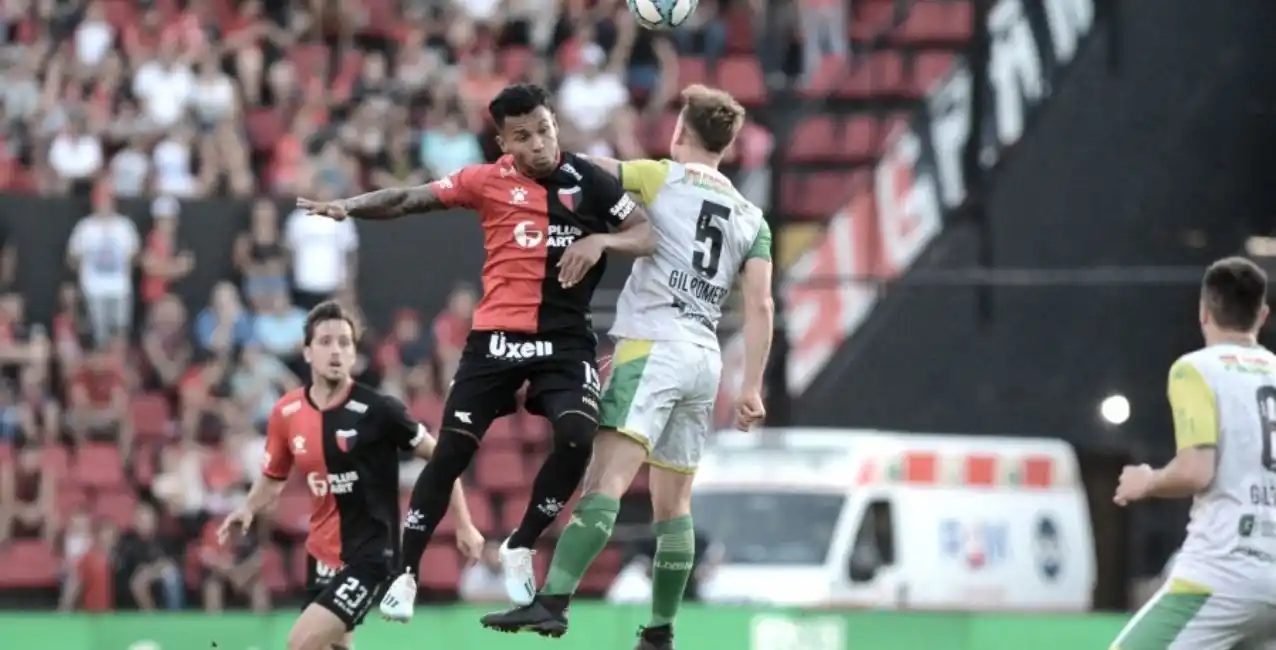 Colón recibe a Aldosivi y debuta el VAR en el fútbol argentino