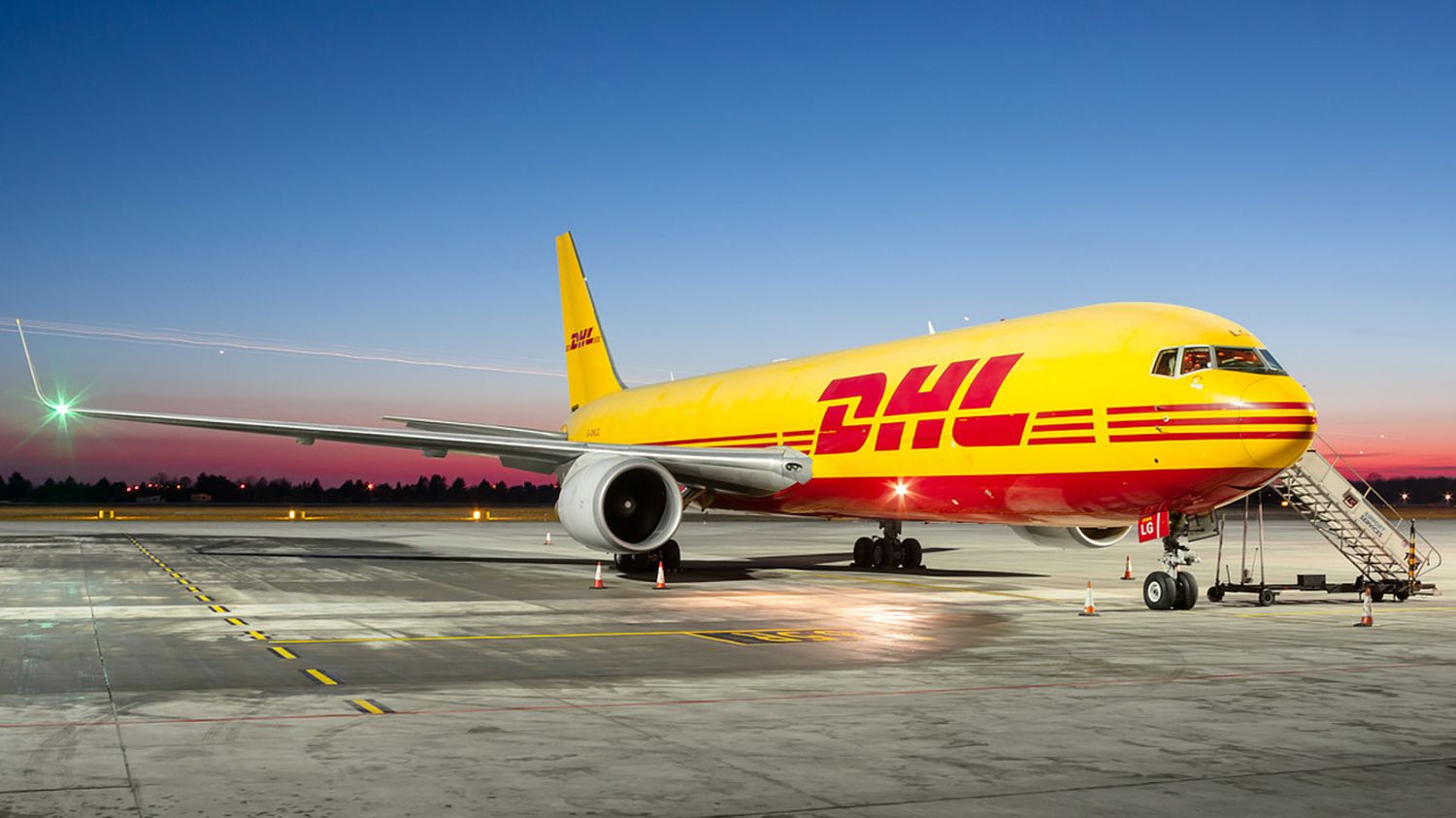 DHL Express buys 800 million liters of sustainable fuel from bp and Neste