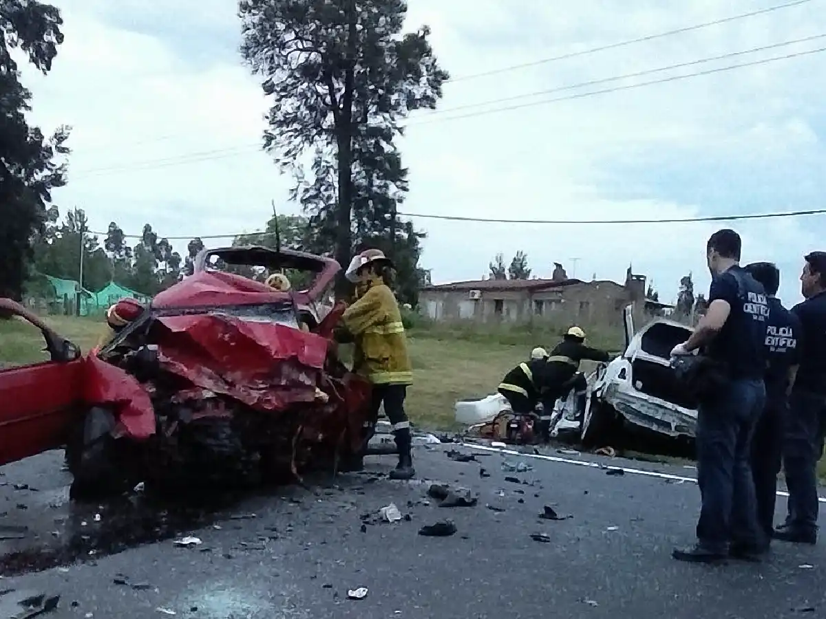 Una familia argentina murió en Uruguay al ser chocada por cinco ladrones, cuatro de los cuales también fallecieron