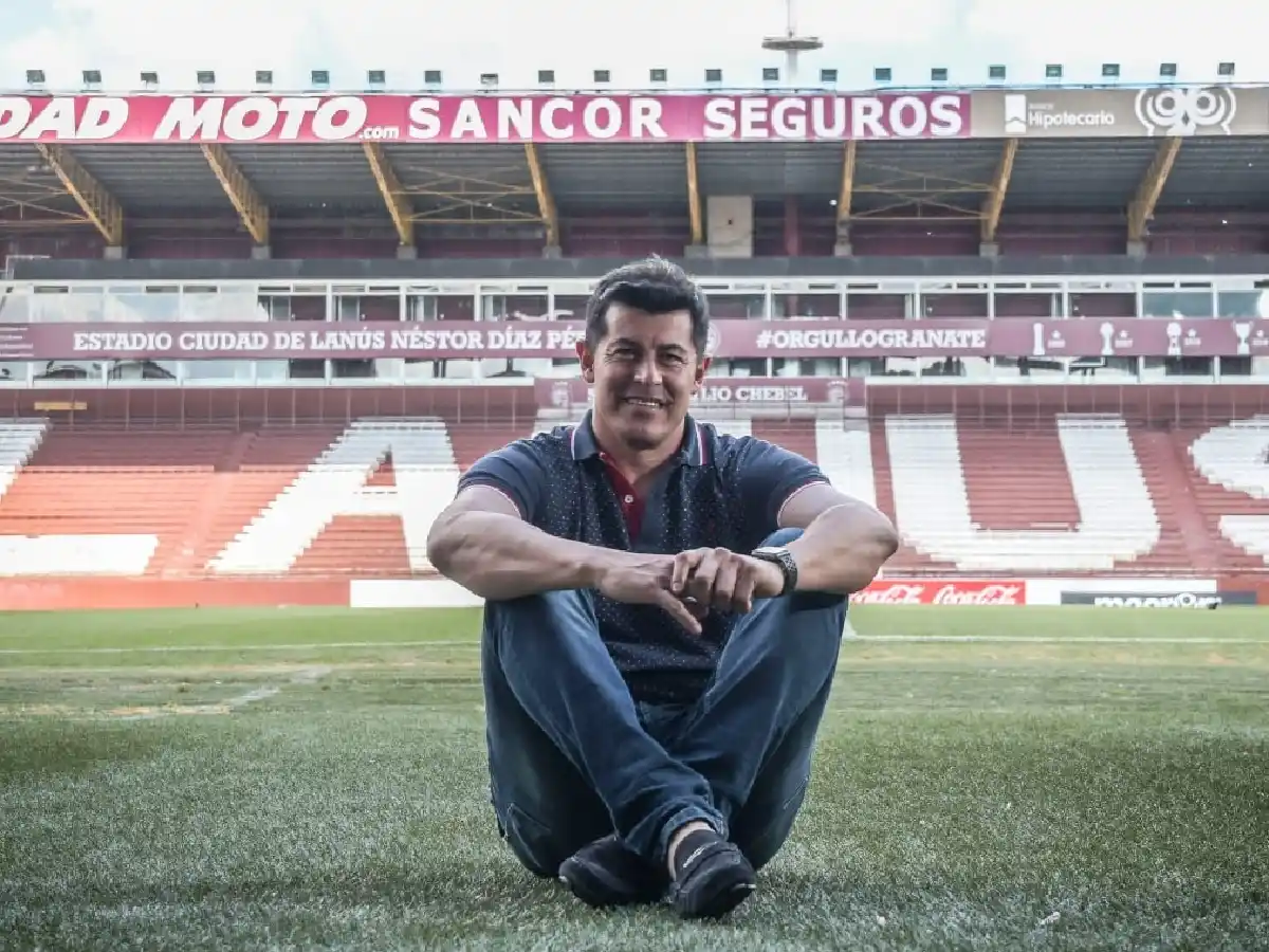 Almirón está “muy contento” por su vuelta a Lanús