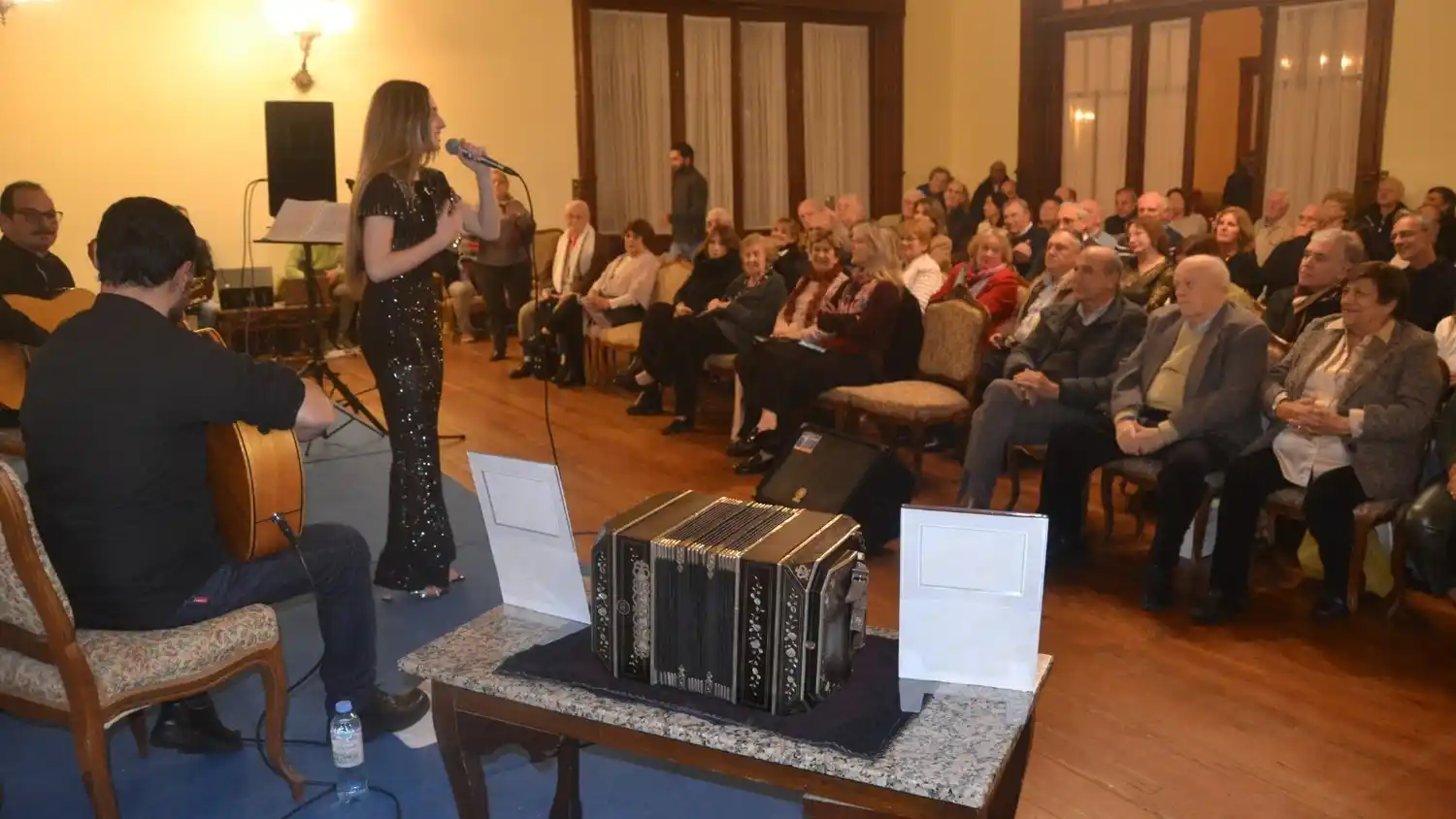 Valentina Etchebest volvió a emocionar en Gualeguay con su espectáculo “Tango y algo más”