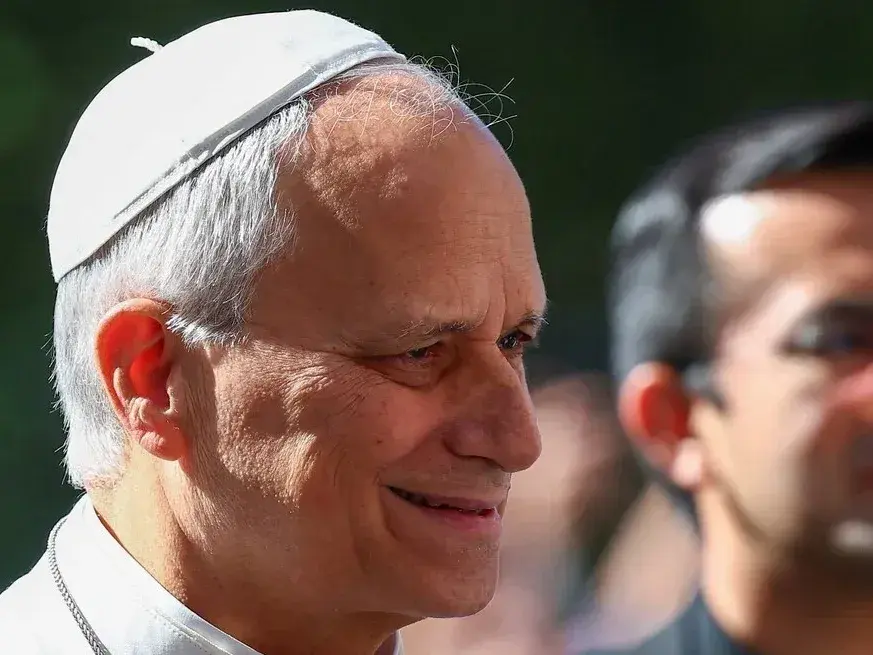 La operación a la que deberá someterse el papa León XIV abre interrogantes sobre su recuperación