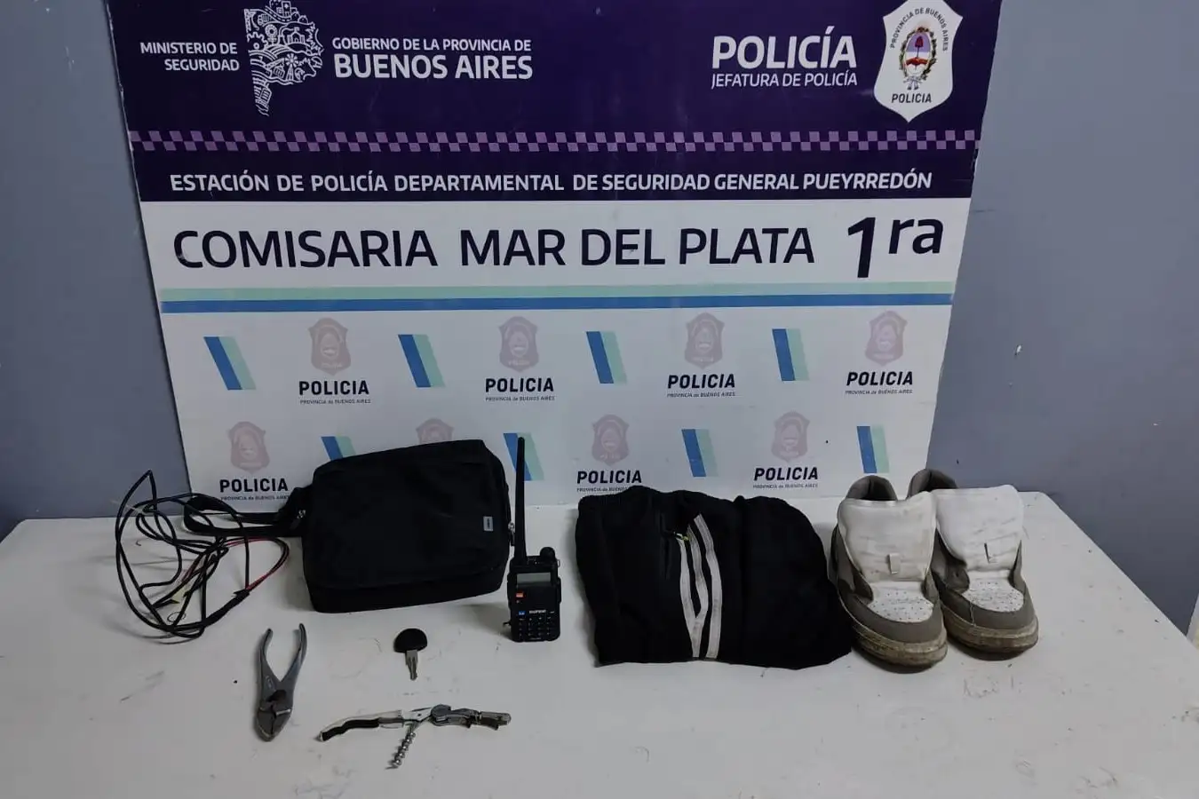 También se procedió al secuestro de distintos elementos de interés para la causa.
