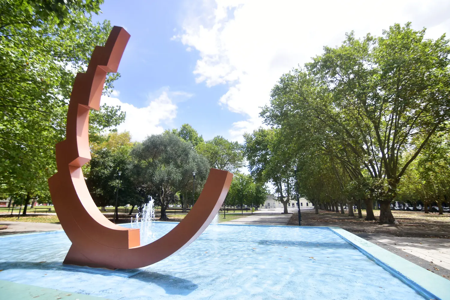 La Plata: Restauración de monumentos en toda la ciudad e incorporación de código QR