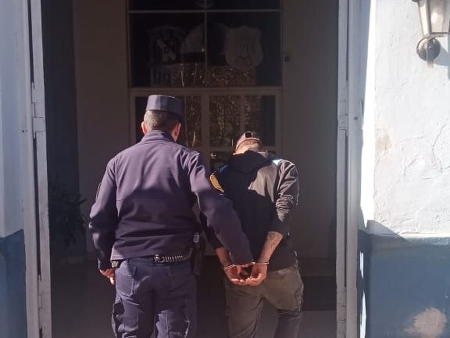 Allanamiento y detención por desobediencia en la zona de 9 de Julio y Salaberry