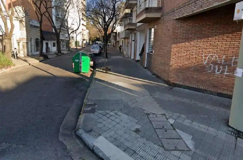 Robaron cinco medidores y dejaron sin agua a toda una cuadra en pleno centro